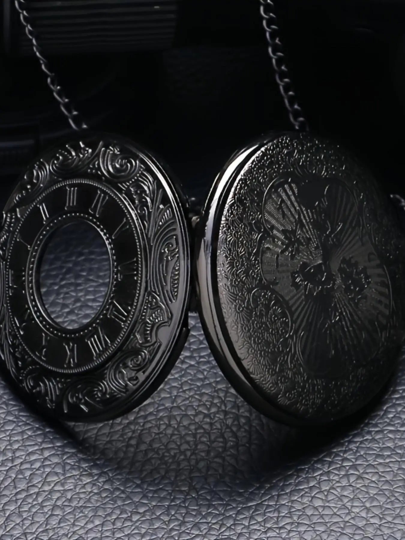 Vintage Black Embossed Pocket Watch Roman Numeral Dial Quartz Pendant Watch With Chain Qme