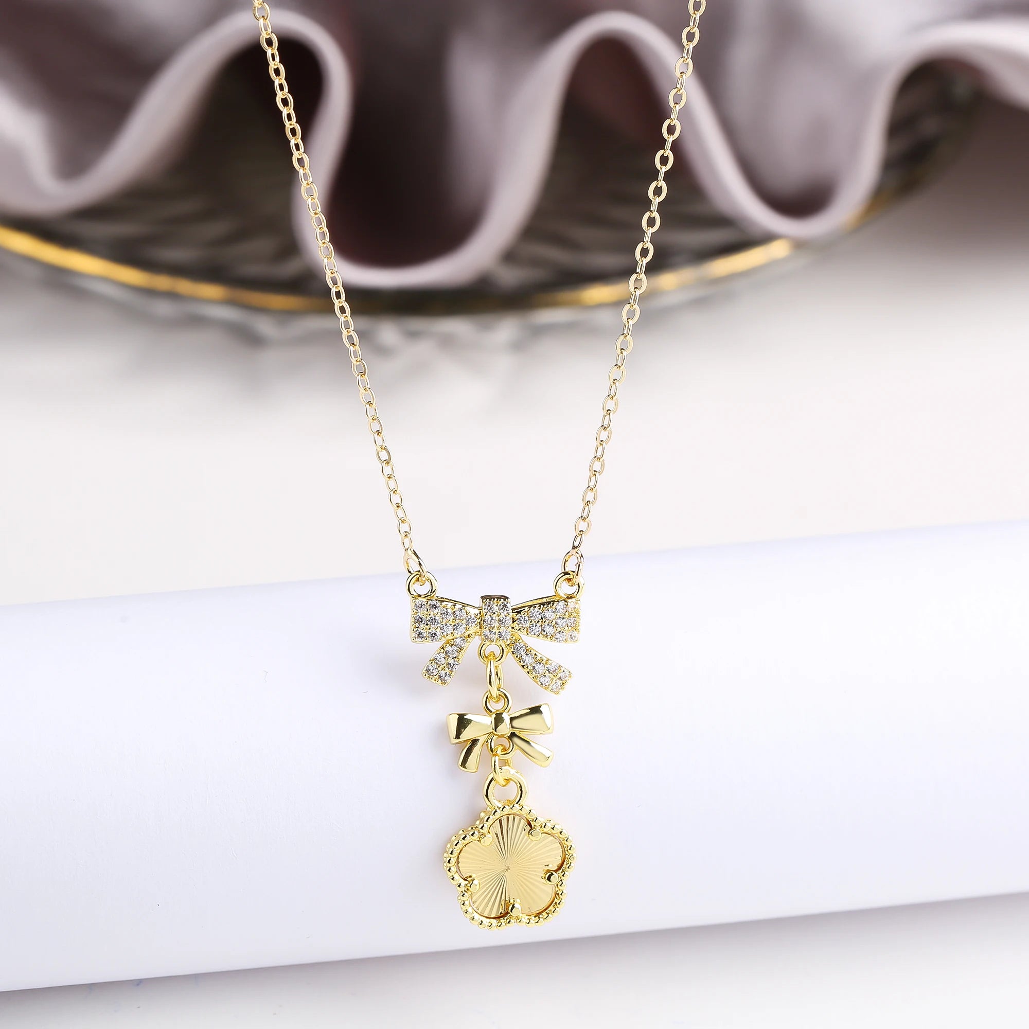 10 Color Natural Stone Five Leaf Flower Pendant Fashion Zirconia Bowknot Choker Chain Classic for Woman Brand Jewelry Clover Qme Gold