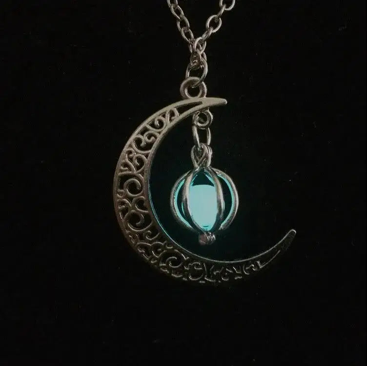 2025 Fashion Silver Color Charm Luminous Pendant Necklace Women Moon Glowing Stone Necklace Christmas Necklaces Jewelry Gifts Qme one