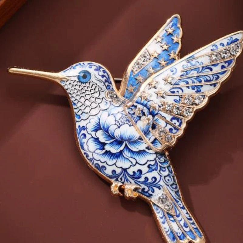 Chinese Blue White Porcelain Pattern Brooch Elegant Floral Animal Design for Cheongsam Banquet Outfit Decor Lapel Pin Qme