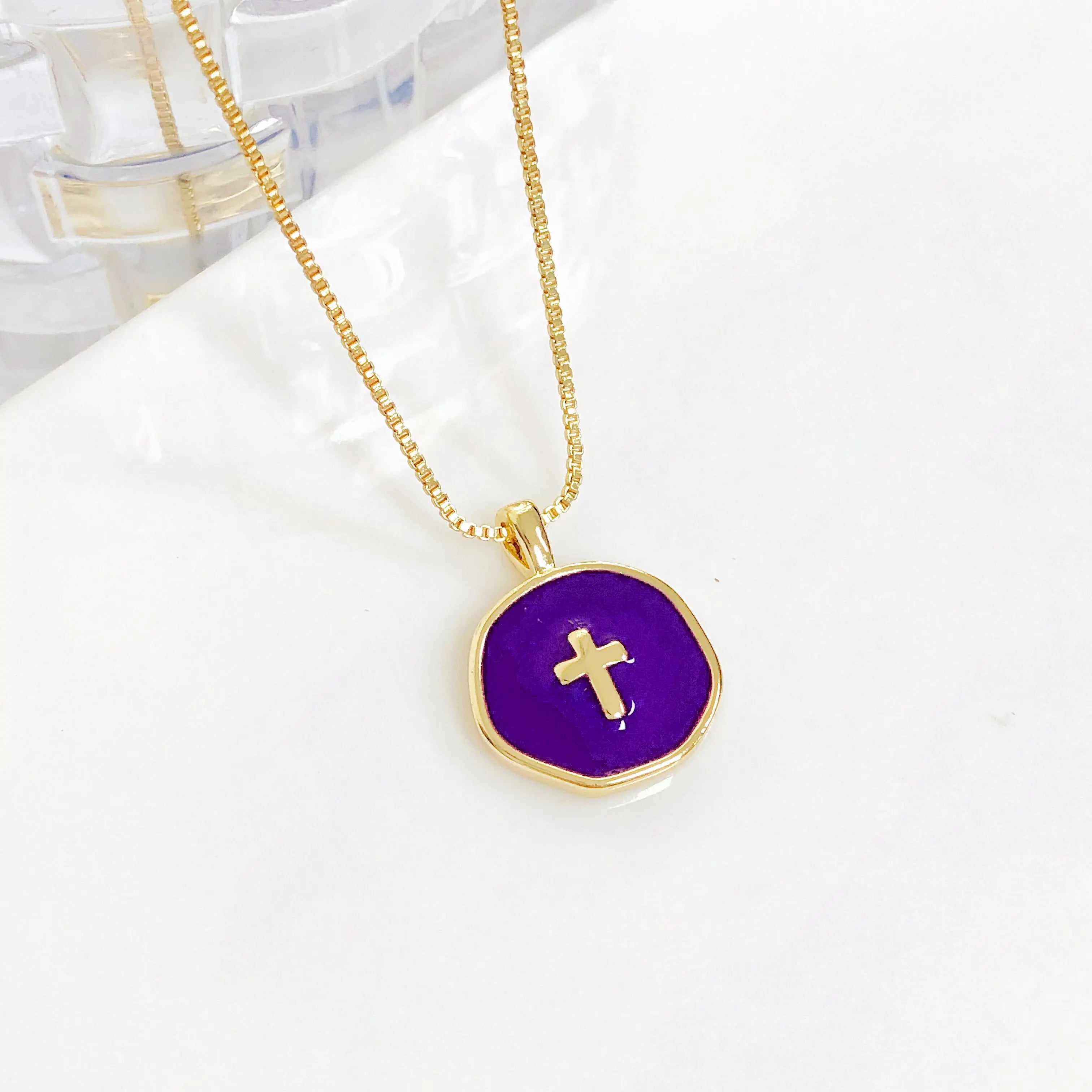 Simple Enamel Art Round Shape Cross Pendant Necklace Fashion for Men Women Daily Party Religious Jewelry Wedding Female Gift Qme 6