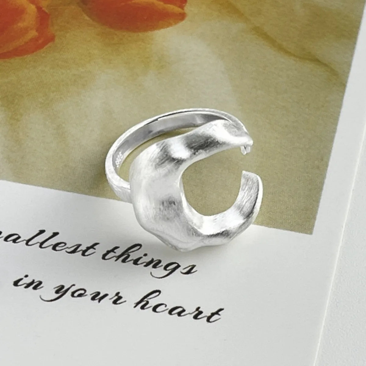 Matte Exaggerate Frosted White Series Crescent Moon Finger Rings for Women Girl Hip Hop Fashion New Jewelry Gift Party Rock Qme