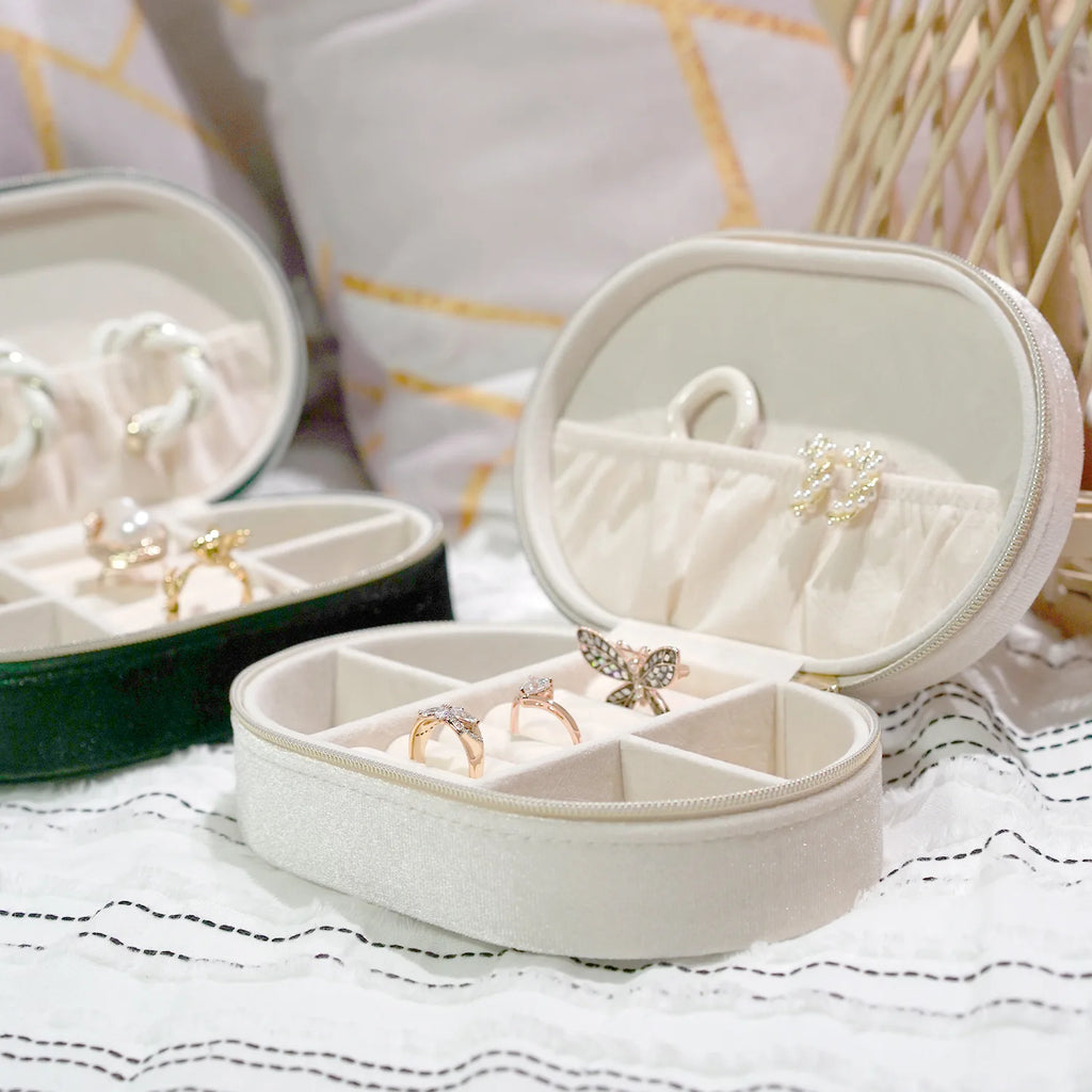New Arrival Oval-Shaped Velvet Mini Jewelry Box Organizer for Rings Earrings Bracelets Necklace Jewelry Case for Ring Hot Sale Qme