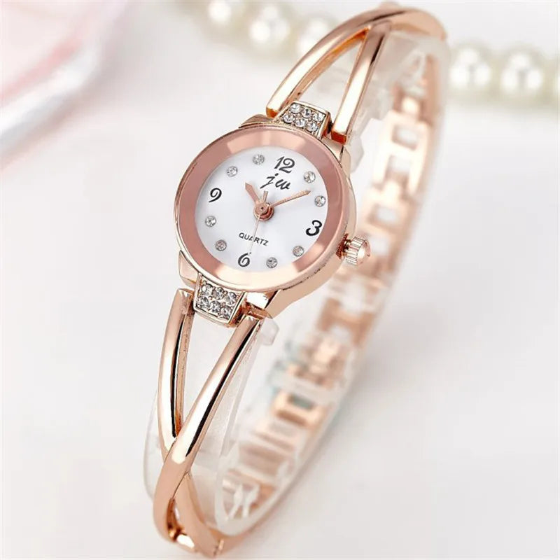 HOT sale Luxury Simple Small Round Dial 3 colour Ladies Womens Watches 2018 Top Brand Casual Quartz Watch Relogio Feminino clock Qme