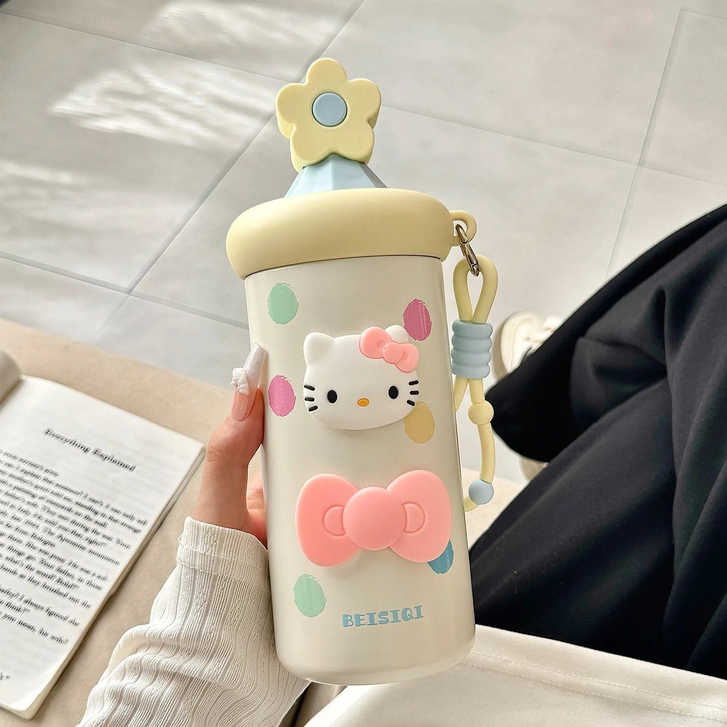 New Hello Kitty Insulated Cup Cute, Large-Capacity Straw Cup Stylish, Portable Travel Cup for Girls and Students Qme 4 600ML
