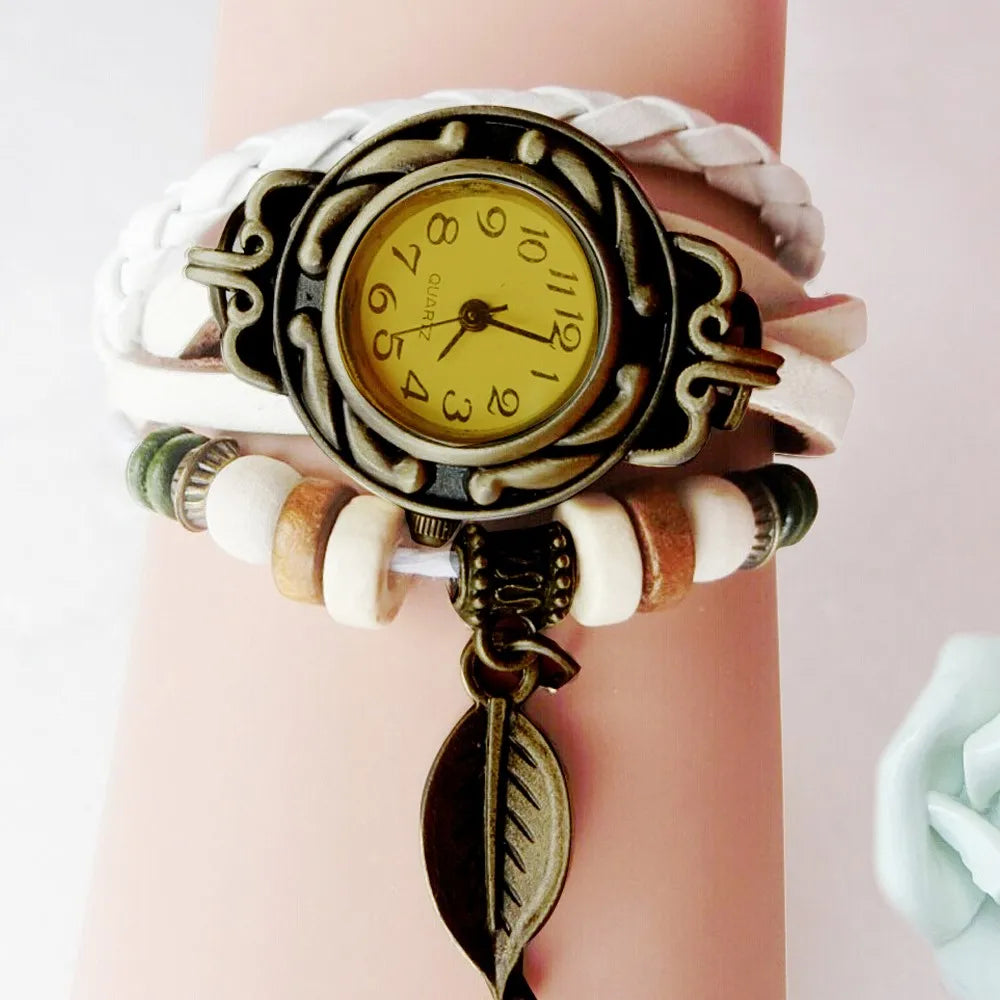 Women’s Vintage And Personalized Leather Winding Bracelet With Leaf Pendant Fashion And Casual No Waterproof Quartz Watch Qme White No