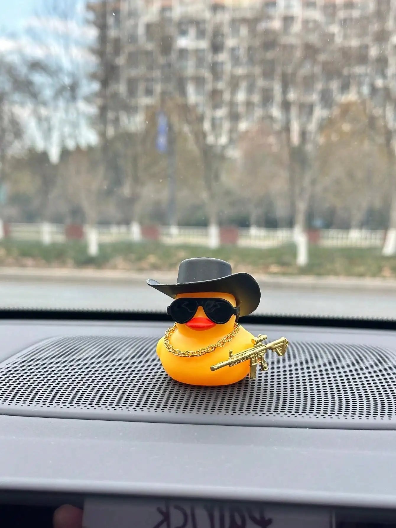 Cute Cool Duck Shaped Car Interior Decorative Accessory Qme