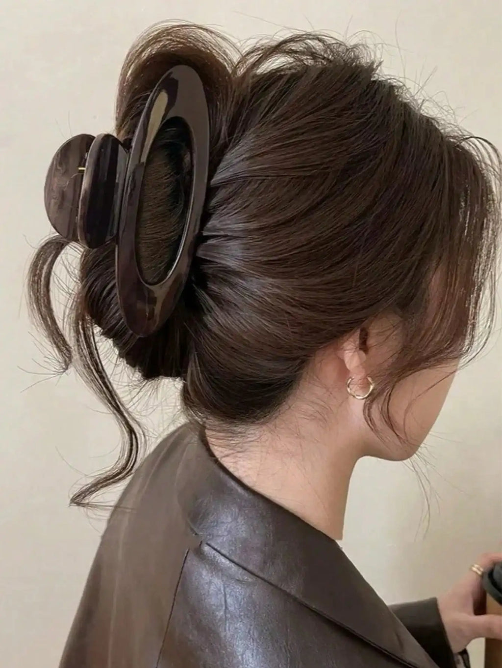 Retro Brown Faux Pearl Hair Clip Unique Design Simple Elegant Qme
