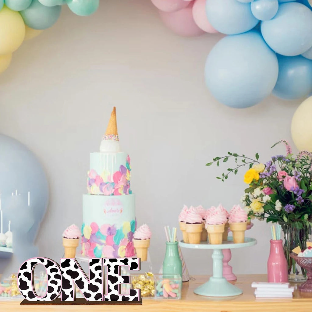 1SET 2D Black and White Cow Pattern Pink Edge "ONE" Letter Wooden Desktop Decoration, Birthday Party Desktop Decoration Qme