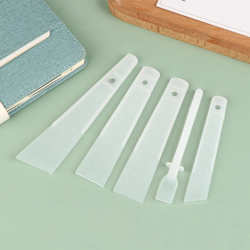 5 PCS Leather Scraper Gumming Board DIY Handmade Leather Tools PP Practical Gluing Leather Accessories. Qme