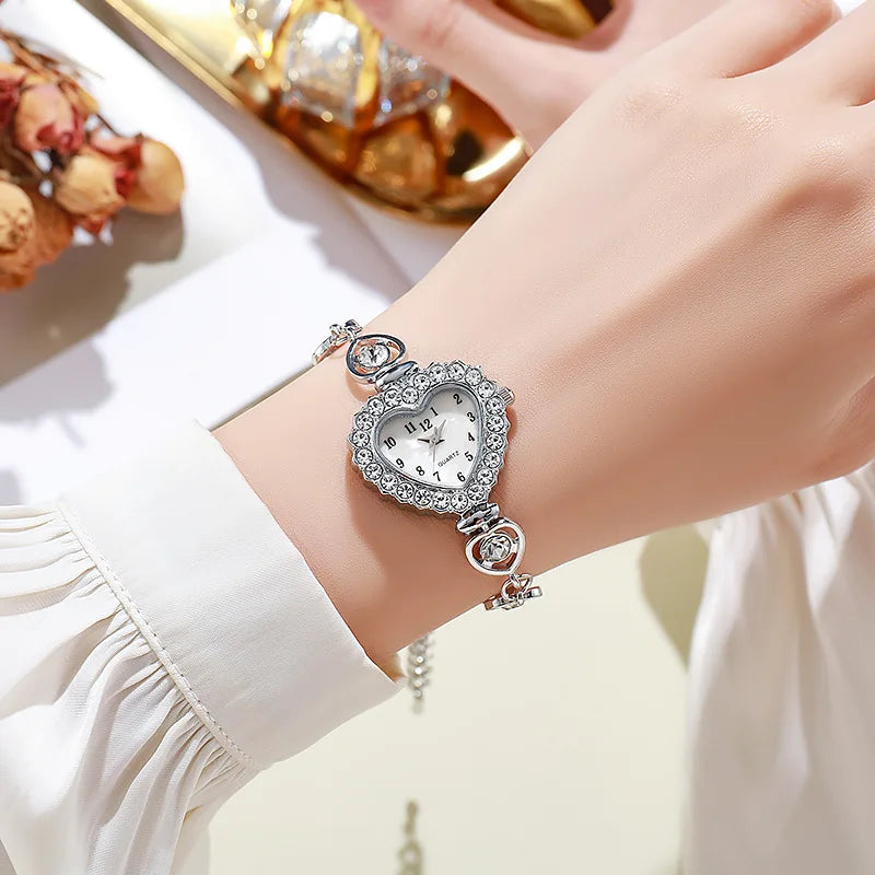 1/3 PCS Relógio Feminino Moda Diamante Artificial em forma de coração Dial Pulseira Relógios de Pulso de Quartzo Qme Silver