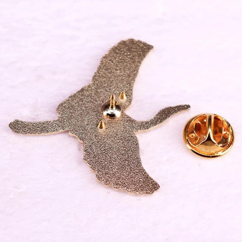 Enamel Pin Badge Exhibiting Vibrant Red-crowned Crane Bird Stylish Qme