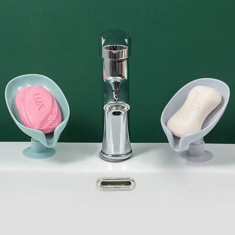 Leaf Design Drain Soap Box With Suction Cup Decorative Plastic Self Draining Bathroom Soap Tray Bathroom Organizers Storage Qme