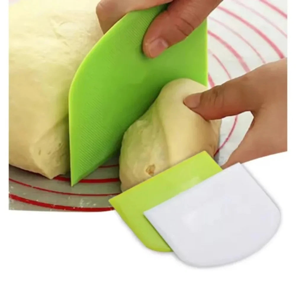 Kitchen Baking Accessory Dough Scraper Cream Spatula Multifunctional Cutting Tool For Homemade Bread Pizza Fondant Pastry Qme