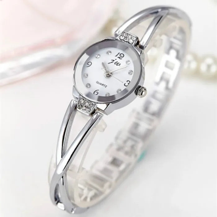 HOT sale Luxury Simple Small Round Dial 3 colour Ladies Womens Watches 2018 Top Brand Casual Quartz Watch Relogio Feminino clock Qme white sliver