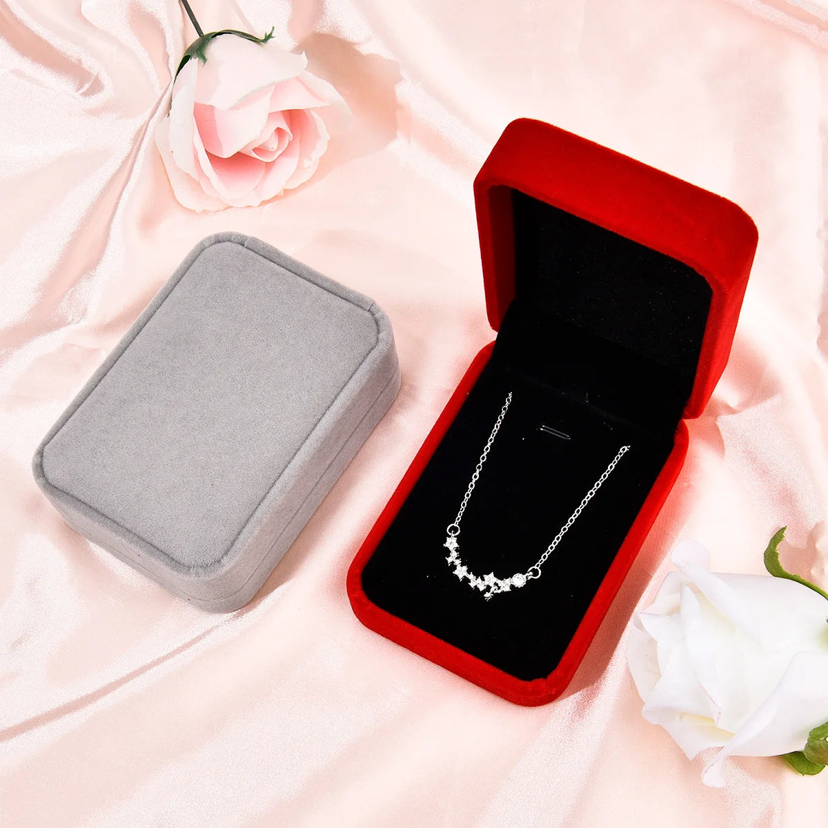 1 round cornered velvet jewelry box, long chain bracelet, ring packaging box, jewelry storage box, necklace box Qme