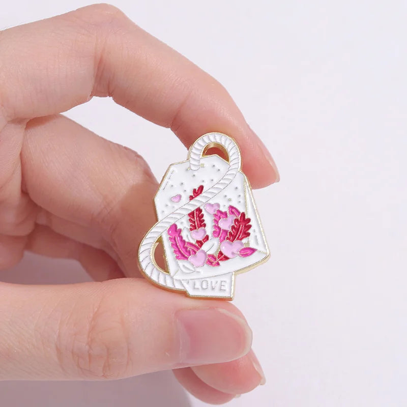 Cartoon Box Enamel Pin Creative Pink Leaf Heart Design Brooches For Shirt Hat Lapel Metal Badges Jewelry Gift Wholesale Qme