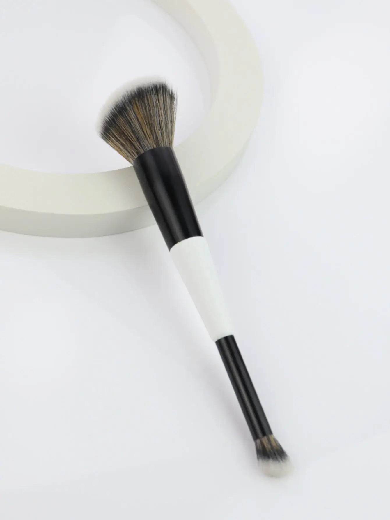 Dual-Headed Makeup Brushes Multi-Functional Makeup Brush Foundation Blush Highlighting Beauty Facial Shaping Cosmetic Brushes Qme A