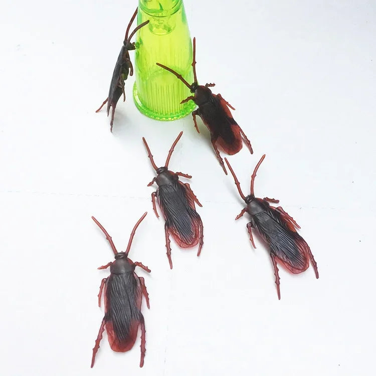 5-50Pcs Halloween gadget Plastic Cockroaches Joke Decoration Props Rubber Toy Gags Practical Jokes Toys Plastic Bugs Cockroach Qme