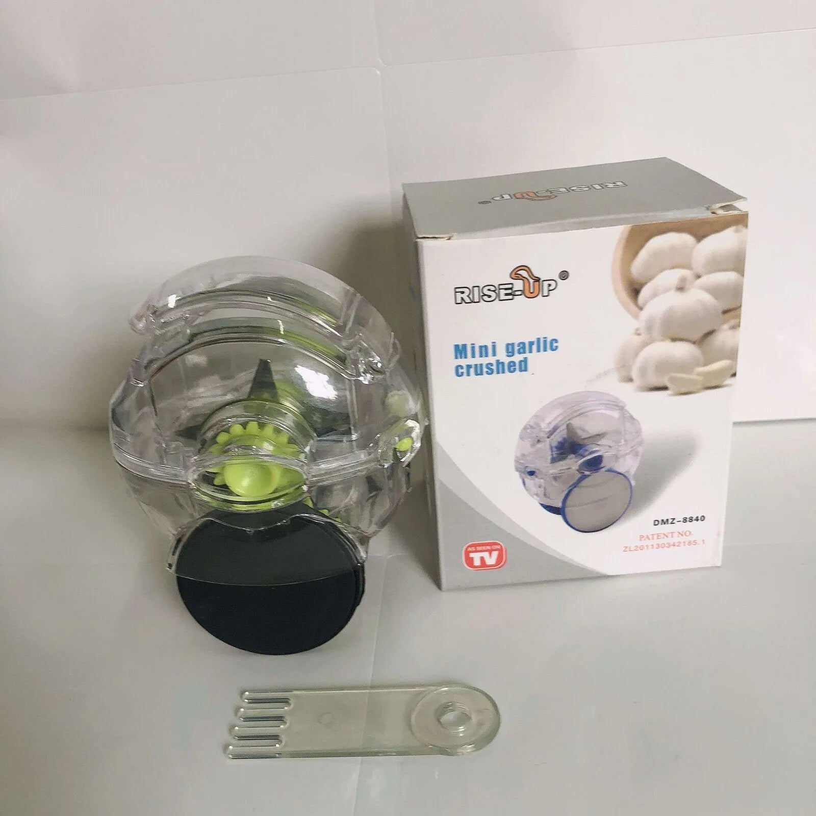 Kitchen Convenient Multi-function Small Tools Roller Garlic Chopper Manual Quick Ginger Masher Kitchen Practical Gadgets Qme