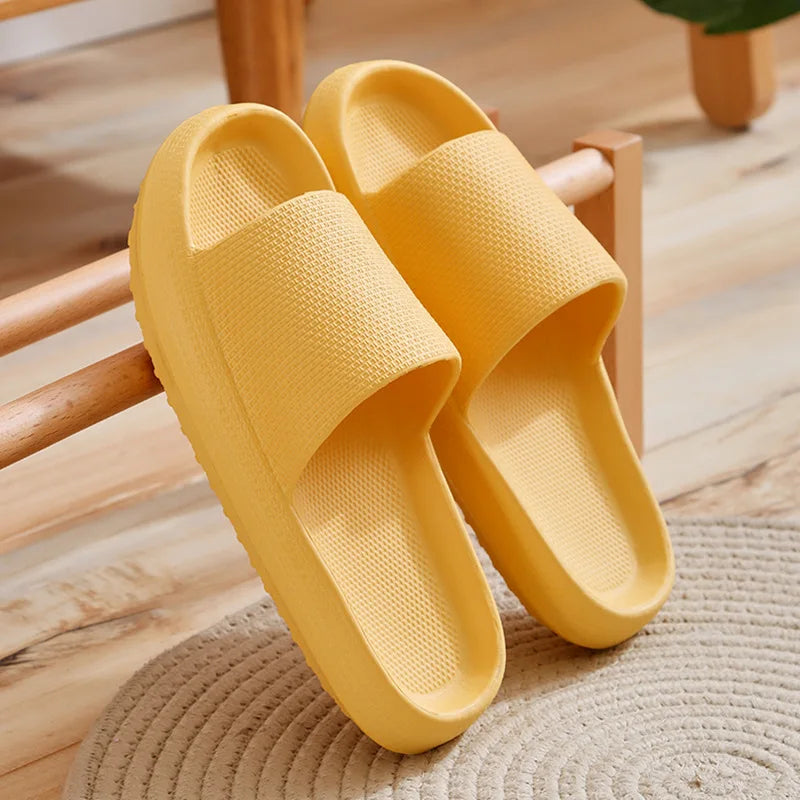 Women Thick Platform Cloud Slippers Eva Cfortable Non-Slip Home Slides Women Summer Lightweight Soft Sole Sandals Flip Flops Qme