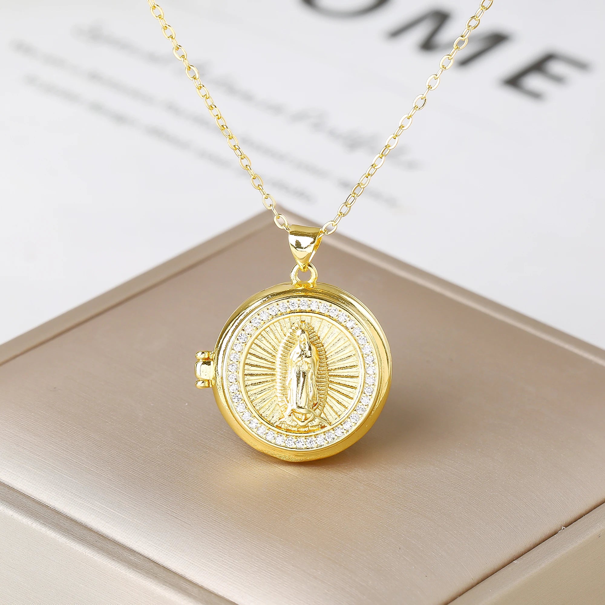 New Trendy Openable Religious Virgin Mary Saint Jude Zircon Photo Box Pendant Necklace for Female Male Daily Party Jewelry Qme 2
