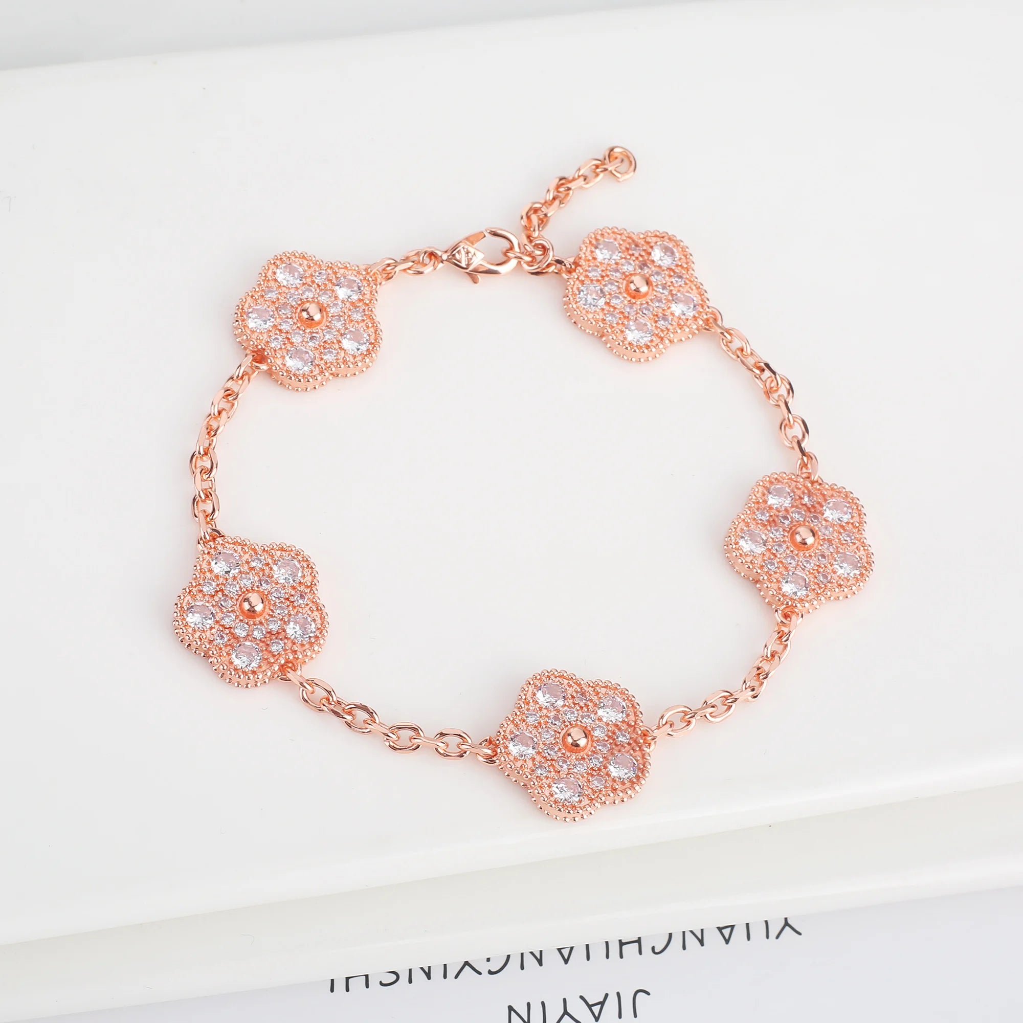 New Popular Shiny Zirconia Five-Leaf Flower Charm Ladies Bracelet Luxury For Female Party Jewelry Fashionable Gifts Clover Qme 2
