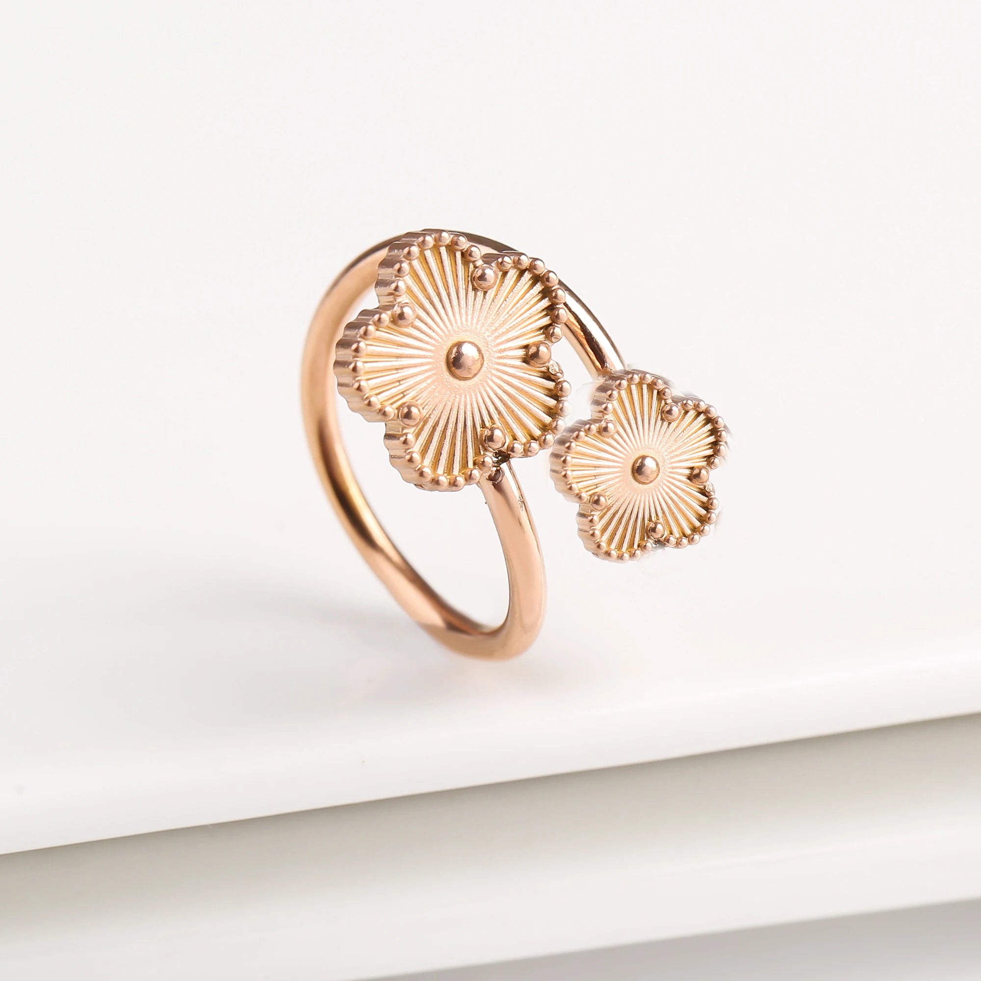 Classic Luxury Clover Metal Laser Stainless Steel Five Leaf Flower Open Ring Simple for Woman Girl New Fashion Party Jewelry Qme Rose Gold