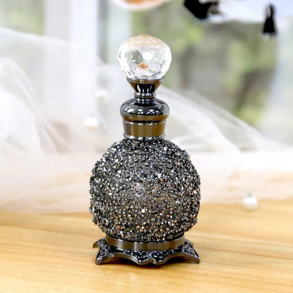15ml Perfume Decanter Bottle,Luxuriou Perfume Bottle with Sparkling Rhinestone Decoration,Dropper Essential Oil Dispenser Bottle Qme Black