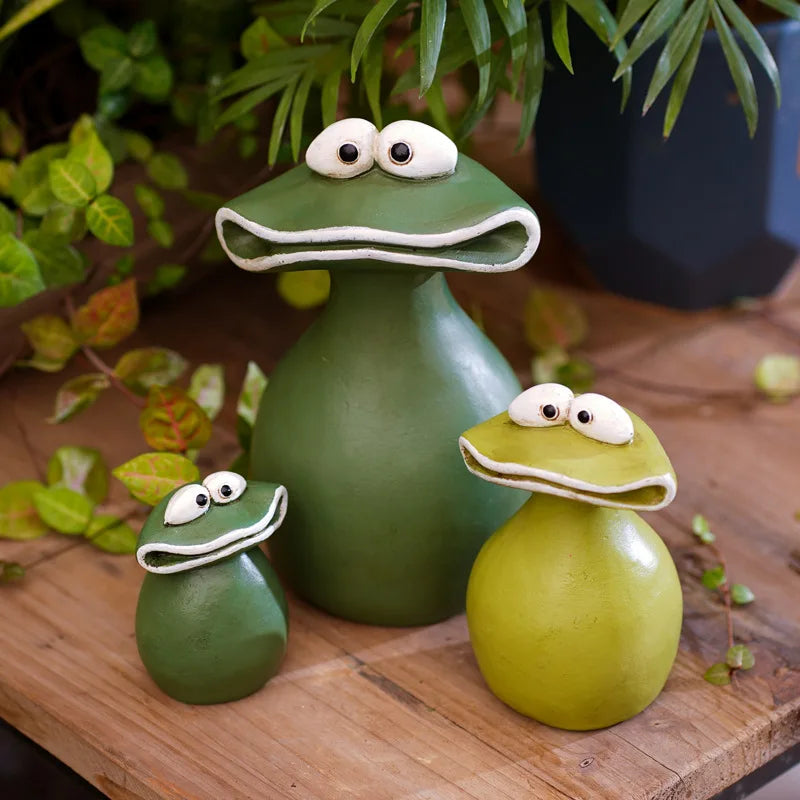 Resin Frog Figurine Kawaii Big Mouth Garden Decor Indoor Desk Qme