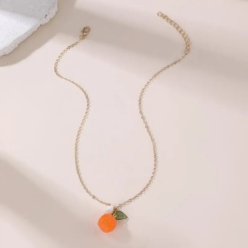 Dainty Lemon Green Leaf Pendant Necklace Silver Plated Skin-Friendly Fashion Jewelry for Women Graduation Gift Qme A2