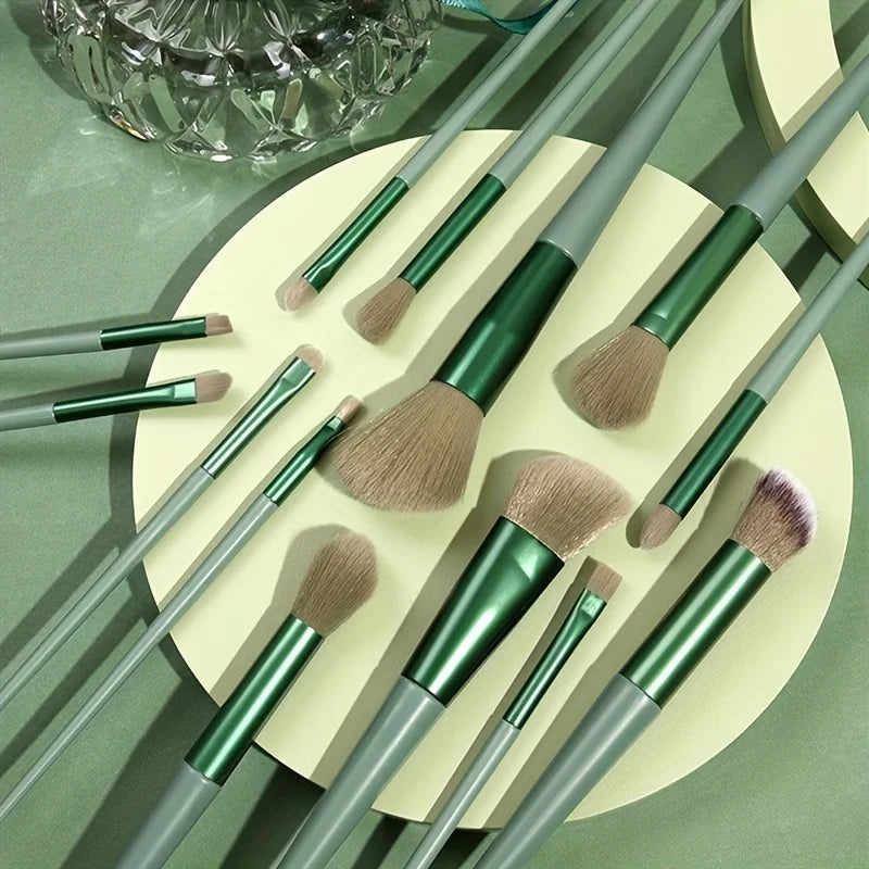 Makeup brush set: Soft and delicate, it includes eyeshadow, foundation, It is the perfect birthday gift for mothers or women. Qme