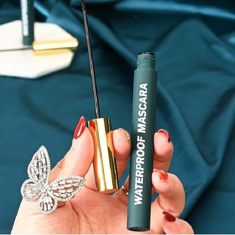 Smudge-proof Mascara Long-lasting Waterproof Finish Natural Look Qme