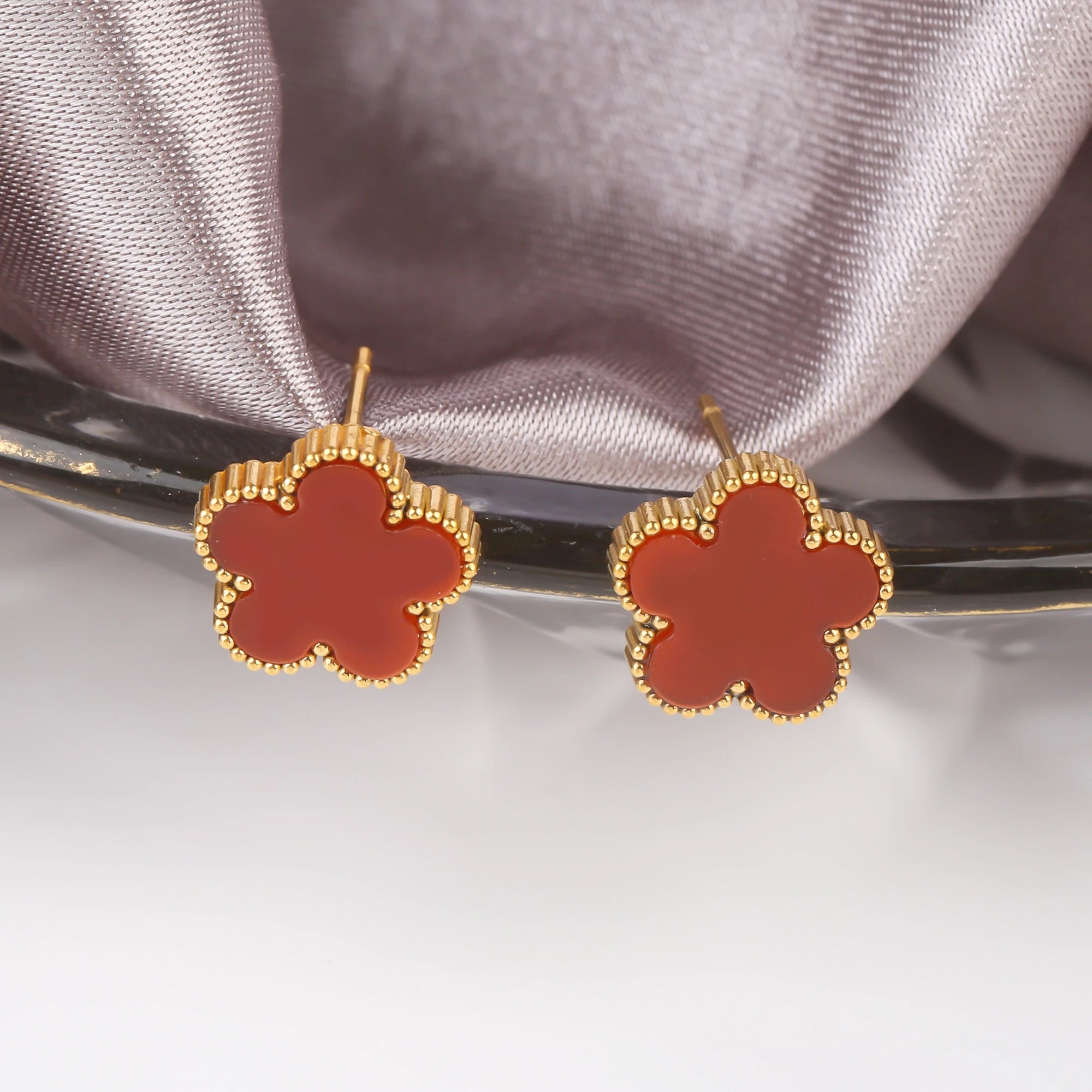 Classic Stainless Steel Five Leaf Flower Set Bracelet Necklace Earrings Luxury for Woman Party Daily Wear Jewelry Free Shipping Qme Red Earrings