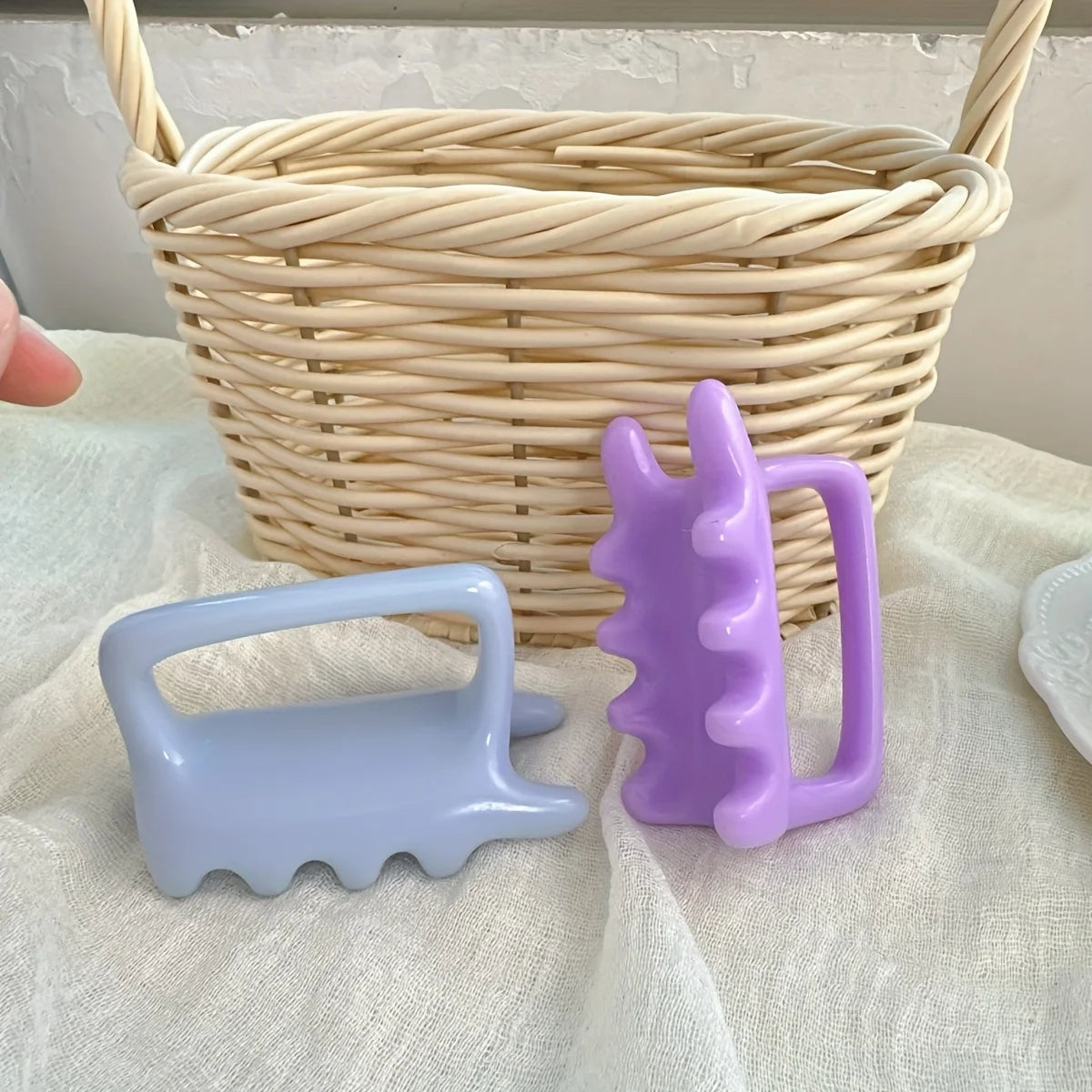 Handheld Massage Tool for The Whole Body, Featuring Dual Leg Push, Gua Sha, Acupressure Pen, And Meridian Release Board Qme