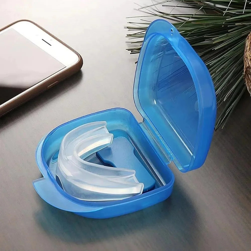 Sleep Aid Anti-Grinding Mouth Guard Stop Snoring Bruxism Protection Dental Tray Comfortable Night Use Oral Care Sleeping Device Qme 1pc