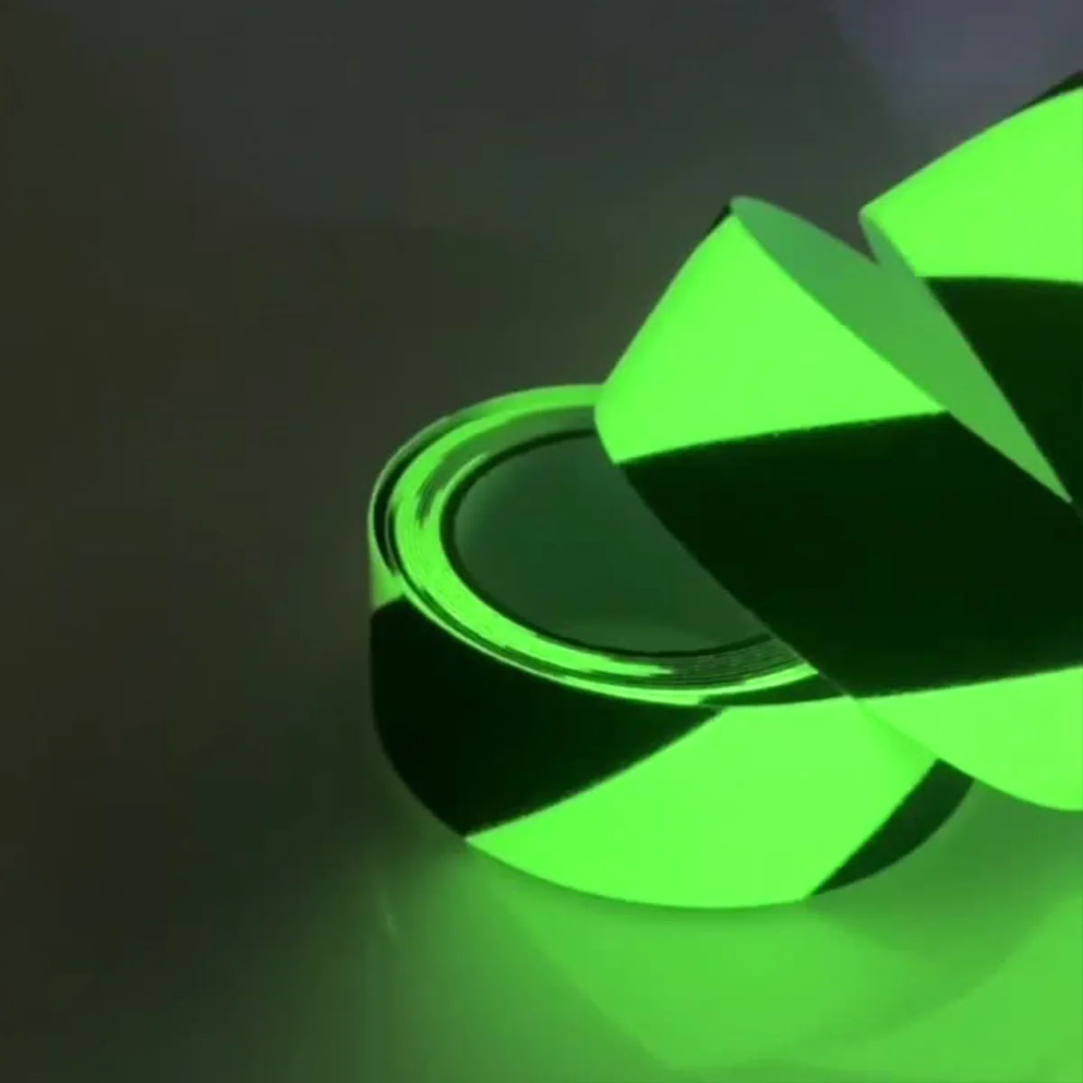Anti Slip Tapes Glow in The Dark Strip Luminous Green Waterproof Safety Outside Floor High Friction Strips For Stair Step Qme