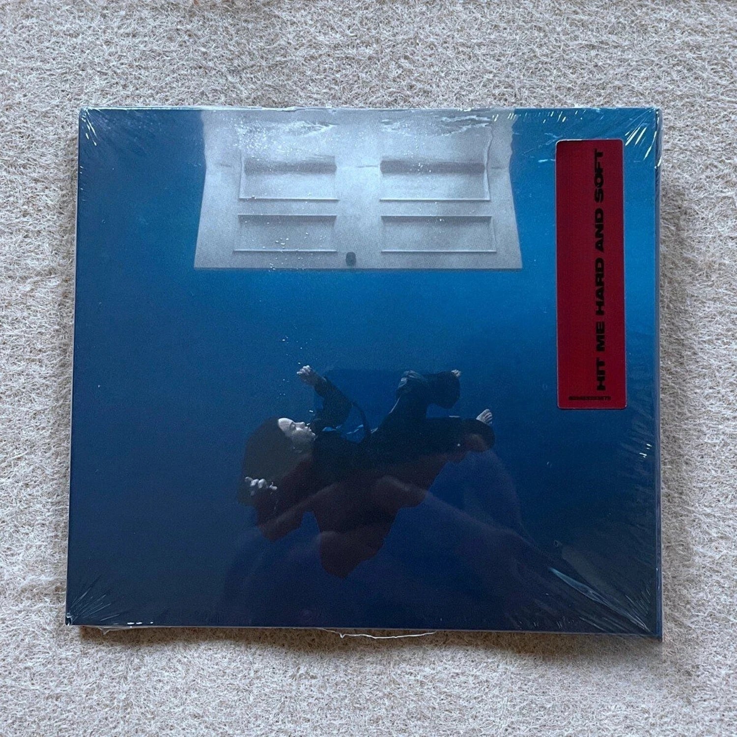 Brand New Concept Pop Music Album CD, Conveying Emotional Core Through Art Imagery, Great for Long-Term Collection By Pop Fans Qme Hit Me Hard And Soft