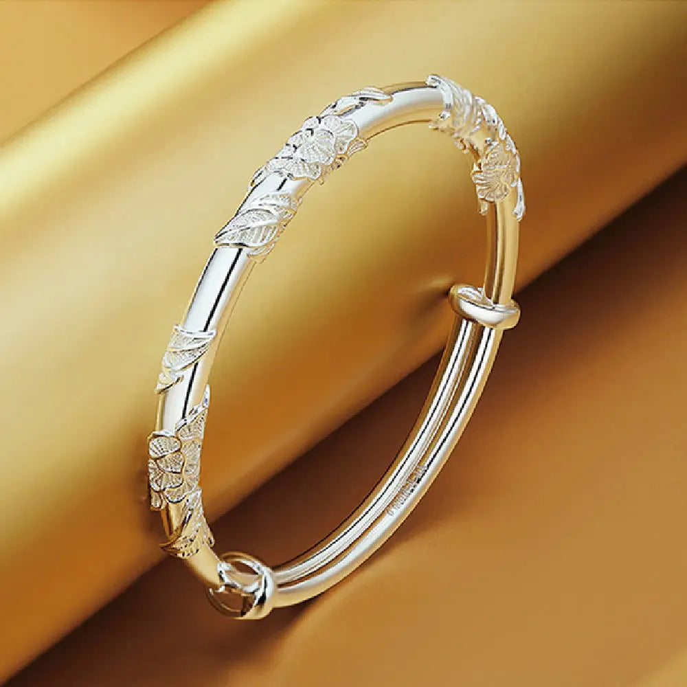 Embossed Flower Silver Plated Bracelet with Adjustable Floral Bangle for Fashionable Women's High-end Jewelry Accessories Qme