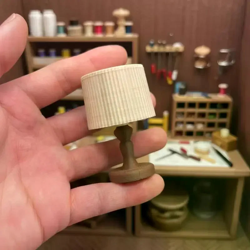 Miniature Vintage Table Lamp With Warm LED Light Dollhouse Table Light Model Dollhouse Home Scene Decor Accessories Qme