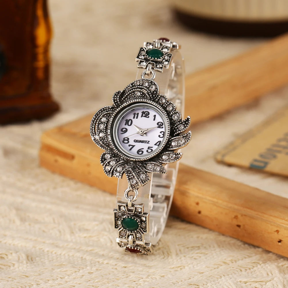 New Women's Watch Bracelet, Women's Watch Color Diamond Full Diamond Fashion Compact Steel Belt Qme