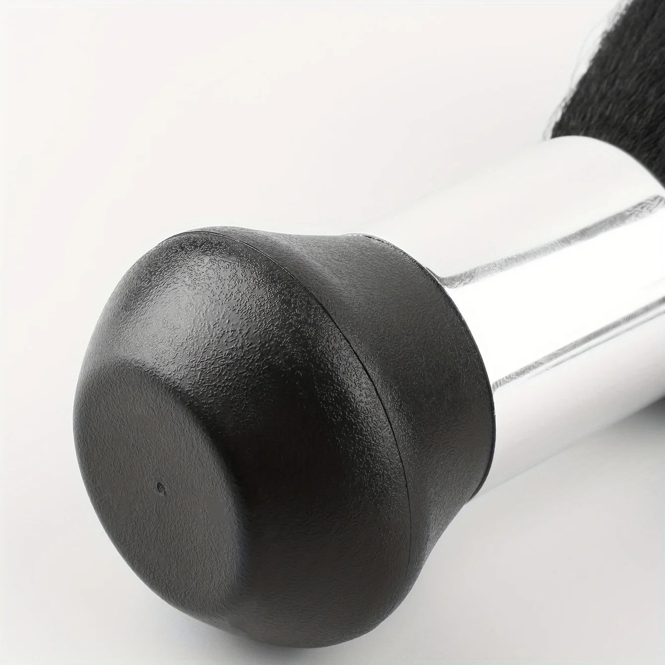 Hair grooming tools, including combs for combing hair, professional hair grooming tools, and items for hair salons. Qme