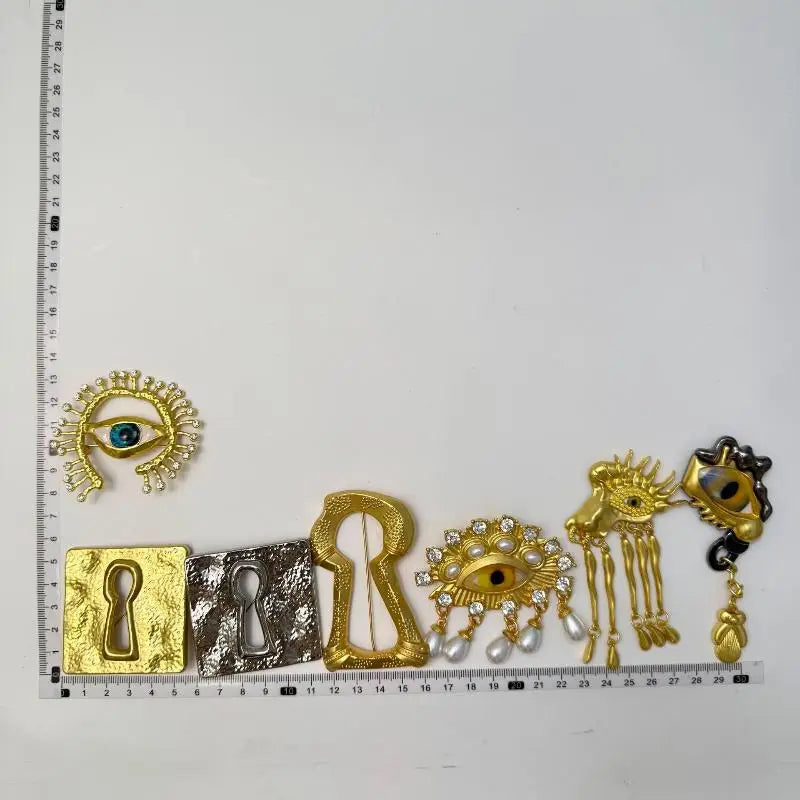 Pleated Devil's Eye Brooch Alloy Keyhole Shape Glaze Luxury Badge Pin Trendy Tassels Banquet Clothes Metal Pin Qme