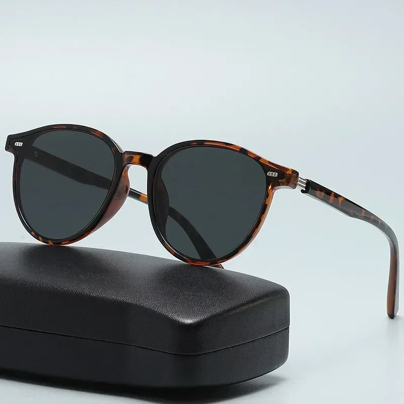 New Small Oval Women's Sunglasses Fashion Brand Women Casual Glasses Vintage Men Outdoor Sunshade Goggles UV400 Oculos De Sol Qme