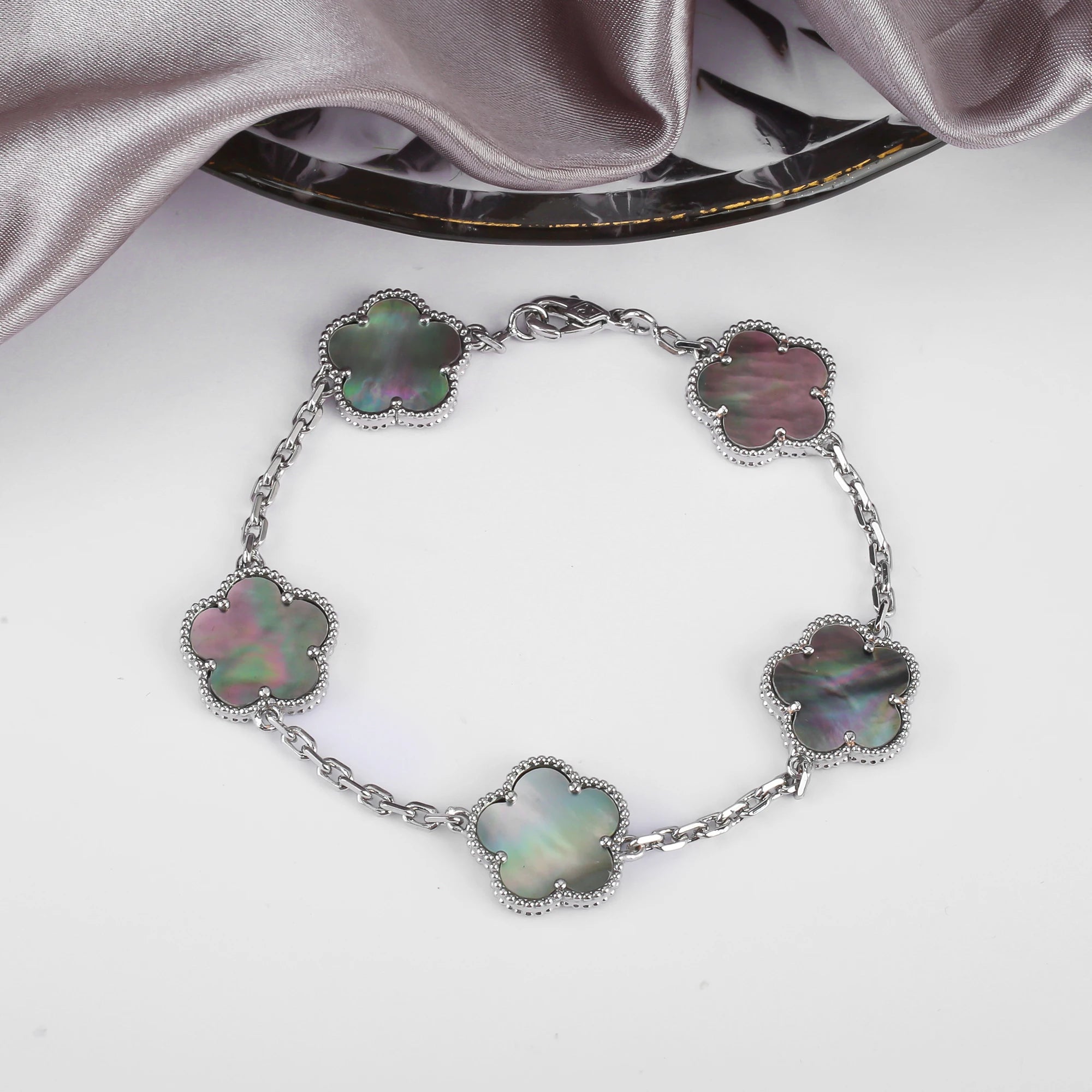 Classic 10 Colors Five-leaf Flower Bracelet Simple Lucky Gold Silver