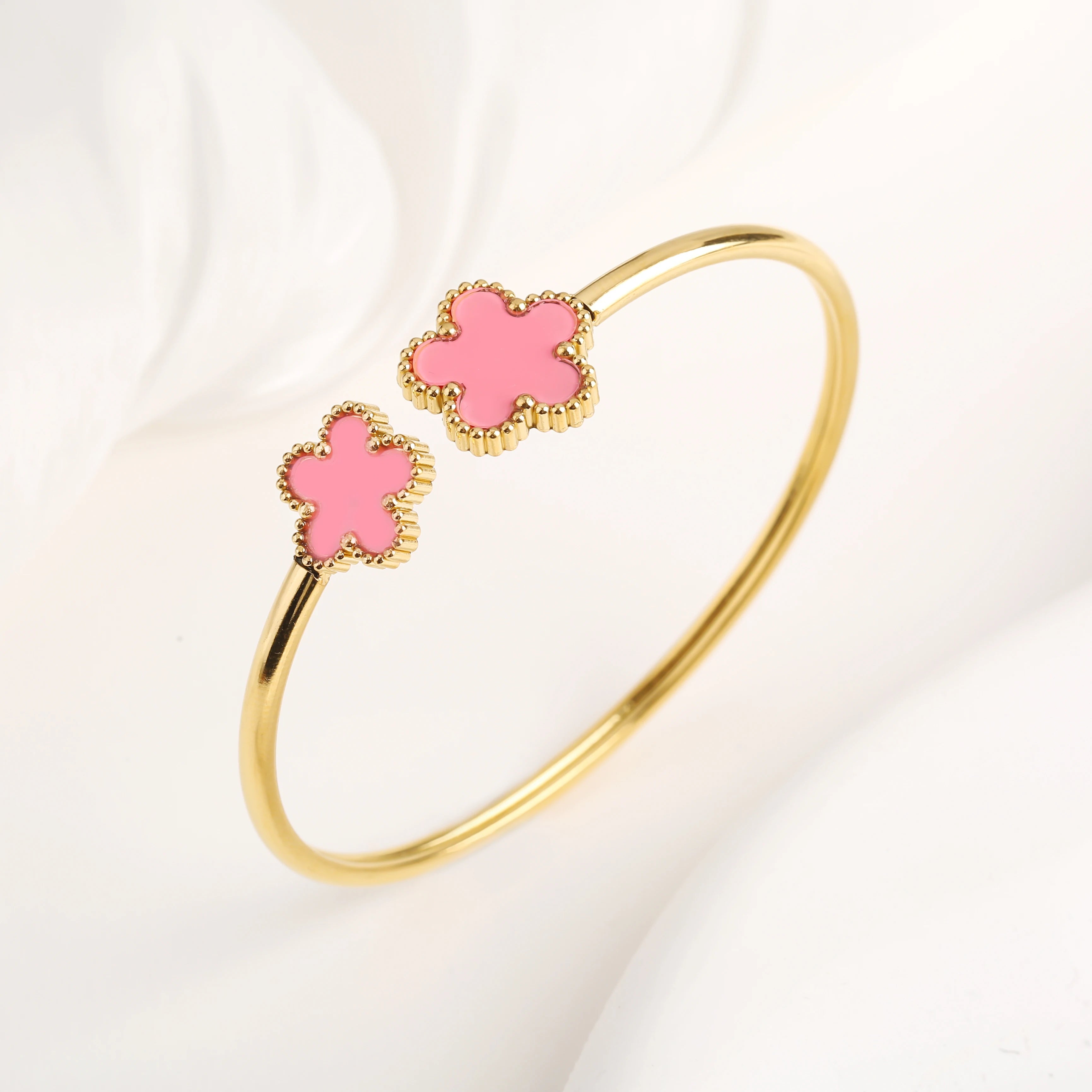 2pcs Gold Color Stainless Steel Five-Leaf Flower Bangle Simple For Woman Party Wedding Exquisite Wrist Jewelry Fine Clover Gift Qme 16