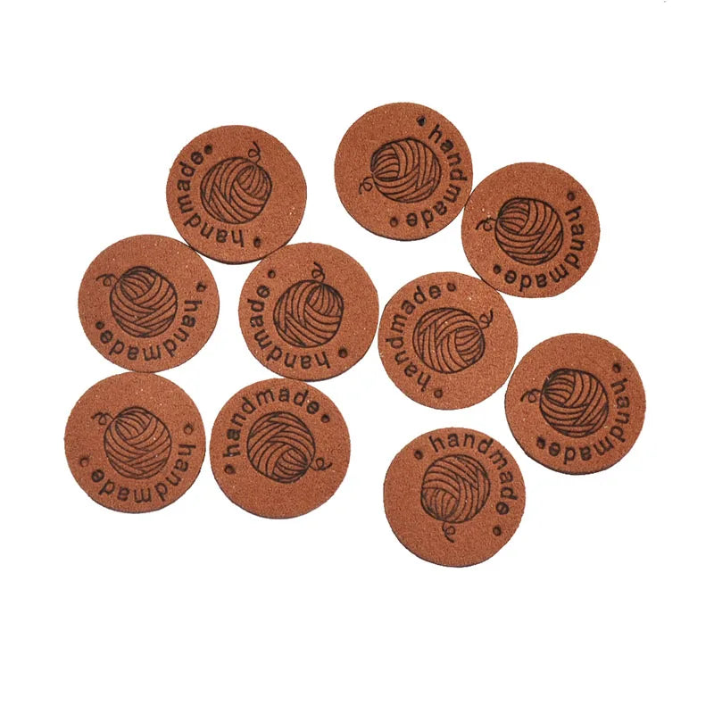 20Pcs 2.5cm Letter Embossed PU Leather Round Labels For Garments Bag Handmade Accessories Sewing Clothes Tags DIY Crafts c4011 Qme 7-20Pcs
