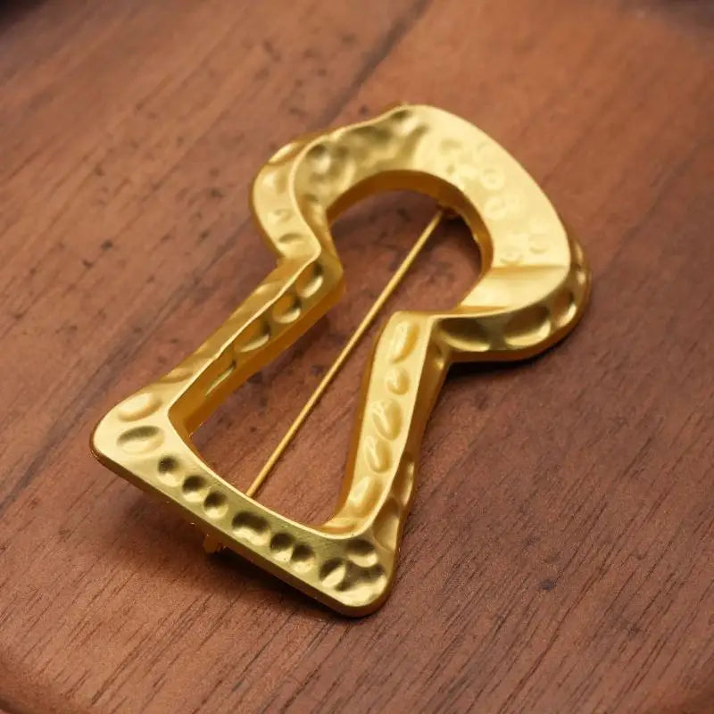 Pleated Devil's Eye Brooch Alloy Keyhole Shape Glaze Luxury Badge Pin Trendy Tassels Banquet Clothes Metal Pin Qme A7