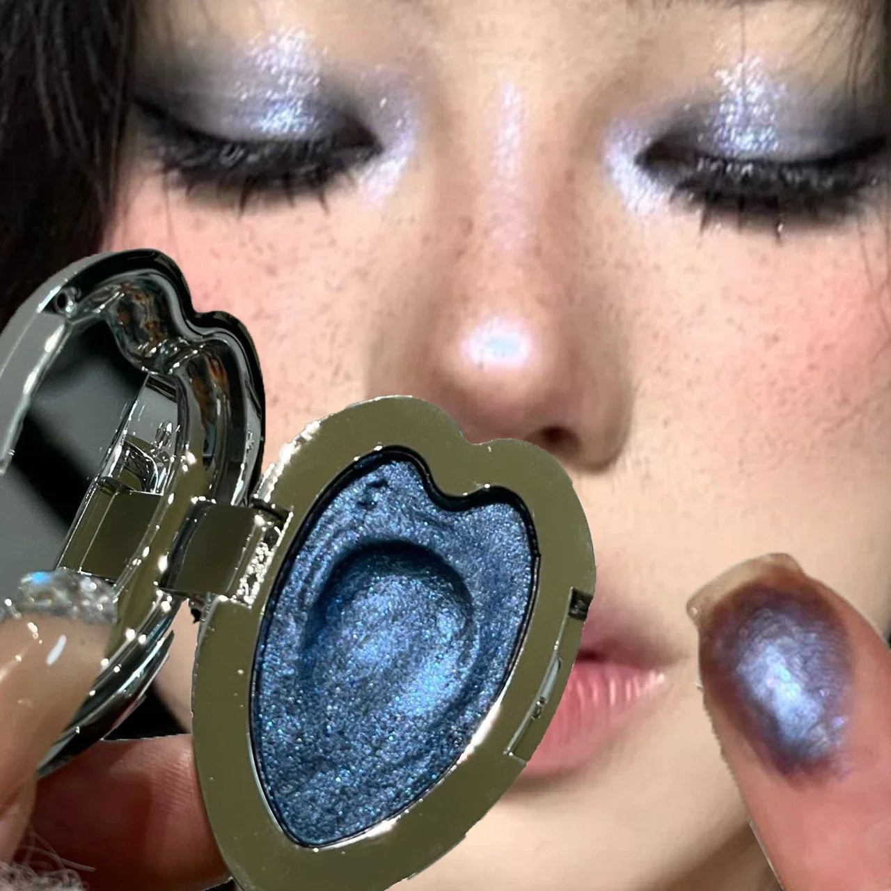 Pearlescent Lavender Eyeshadow Palette Facial Blusher Highlighter Brightening Glitter Heart-shaped Eye Shadow Makeup Cosmetics Qme