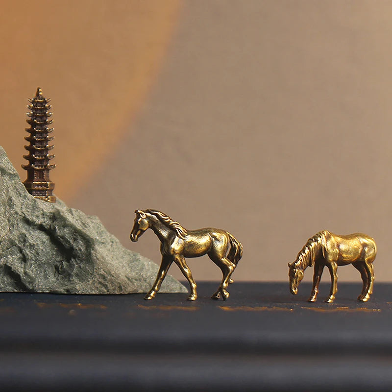 Antique Brass Solid Long Tail Horse Figurines Miniatures Feng Shui Ornaments Copper Zodiac Animal Mini Desktop Decoration Crafts Qme